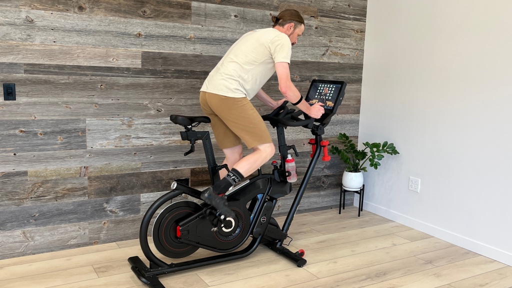 bowflex velocore 16 - the bowflex velocore is a great exercise bike with a unique lean...