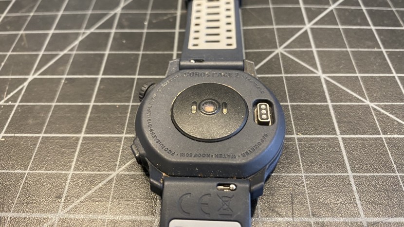 coros pace 2 - a look at the heart rate monitor on the back of the pace 2.