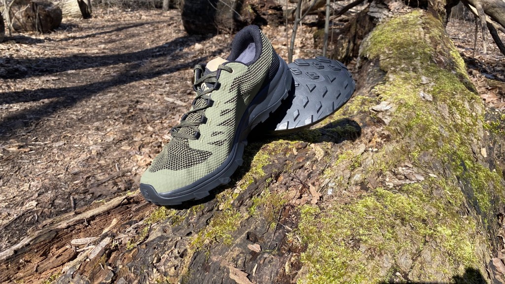 salomon outline low gtx - with a conforming fit and a solid all-around performance, the...