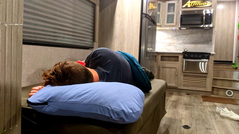 the hest quickly unzips and unfolds into pure comfort. perfect for...