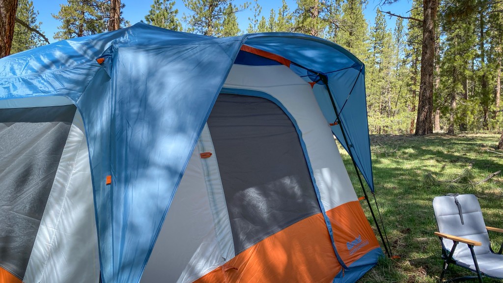 eureka copper canyon lx 6 - the rainfly has an extra fiberglass pole to add a little coverage...