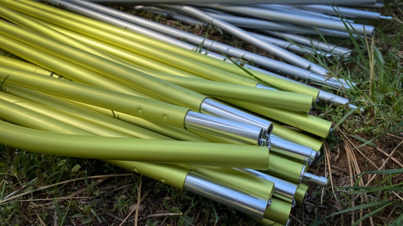 aluminum color-coded poles are both smooth and easy to setup.