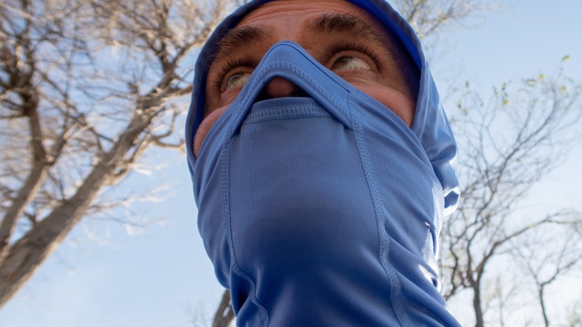 coolibar andros fishing hoodie - the gaiter/mask has an opening to make breathing easier.