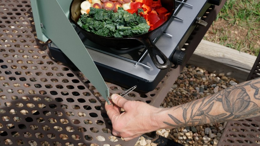 coleman cascade classic - to install the windscreens, you slide the aluminum tab into a slot...