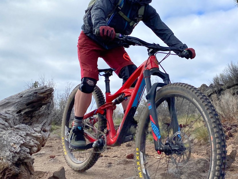 the mt500 spray short works well with knee pads.