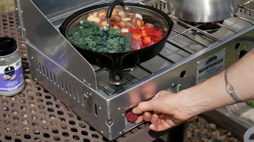 camp chef mountaineer 2x - the red knob is the piezo igniter, which worked consistently well to...