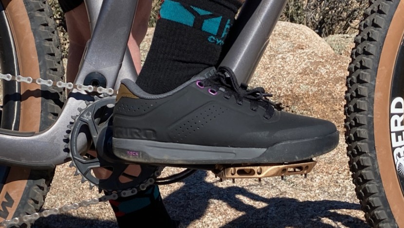 giro latch for women - here you can see the rockprint reinforcement extending from the ball...