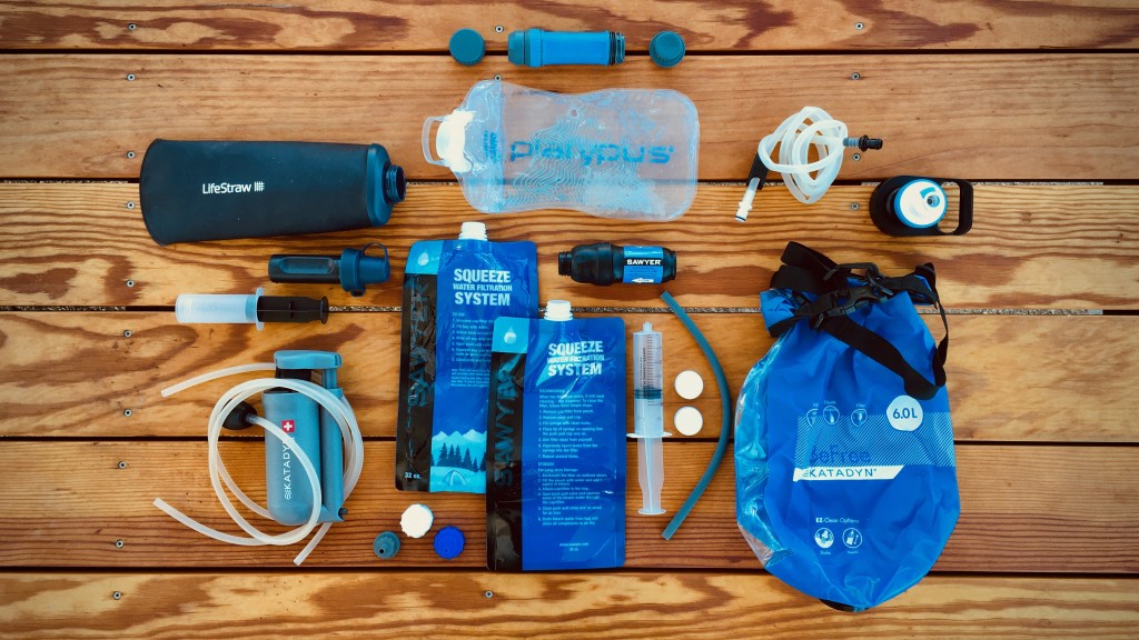 WakiWaki Mini Water Filter Straw With Hard Travel Case – 4-Stage Filtration, 0.1 Micron, 5000L – Camping, Hiking, Survival