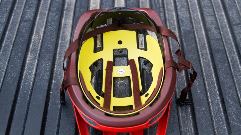 specialized camber - the yellow plastic internal mips liner has a negative impact the...