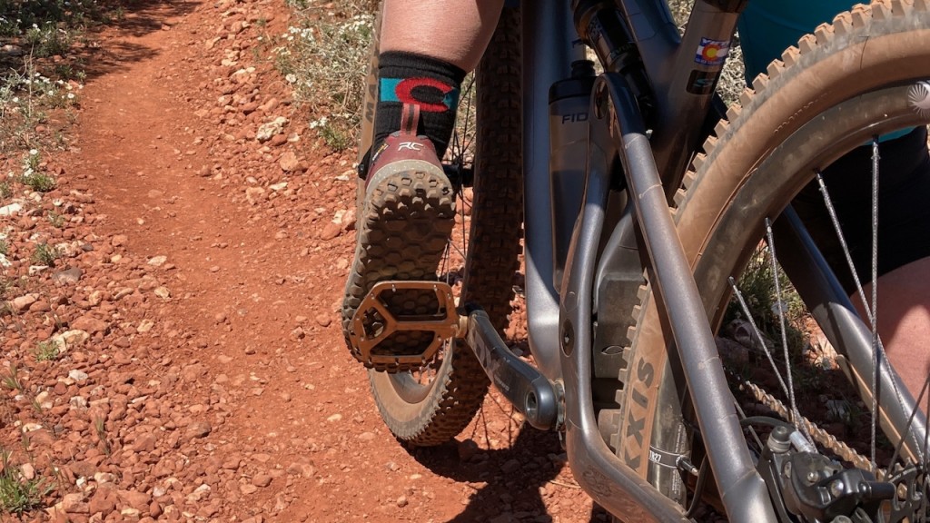 ride concepts flume women's - the max grip outsole grips a variety of pedals well, but the thick...