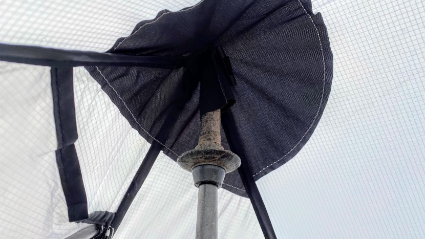 six moon designs haven tarp - the material of the pole capture pockets is extra durable.