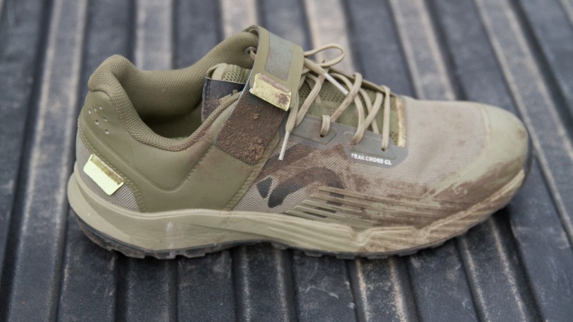 five ten trailcross clip-in - off the bike, these shoes look and act like a typical trainer.