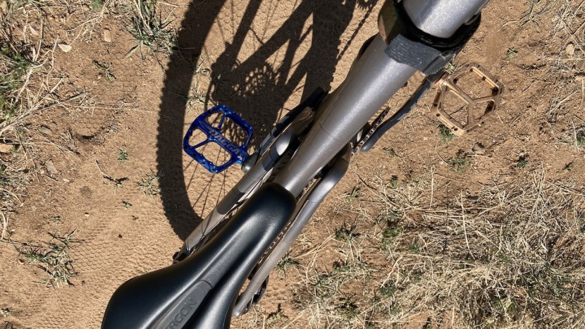 mountain bike flat pedals - sometimes it's hard to tell the difference in grip between two...