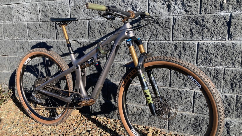 race face atlas - aside from performing great, we love the color choices available...