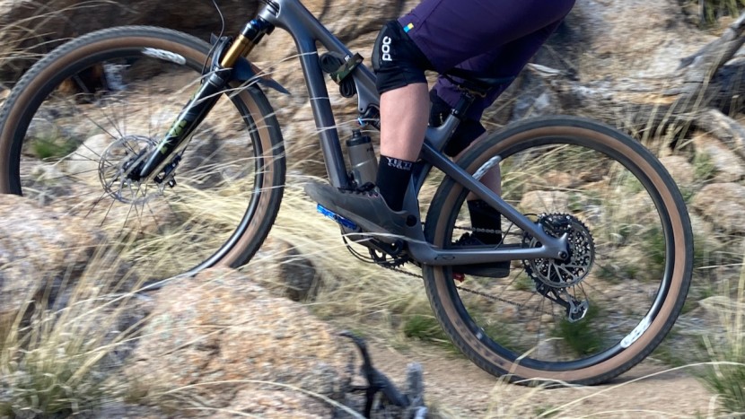 chromag dagga - the large platform is supportive underfoot and despite its size does...