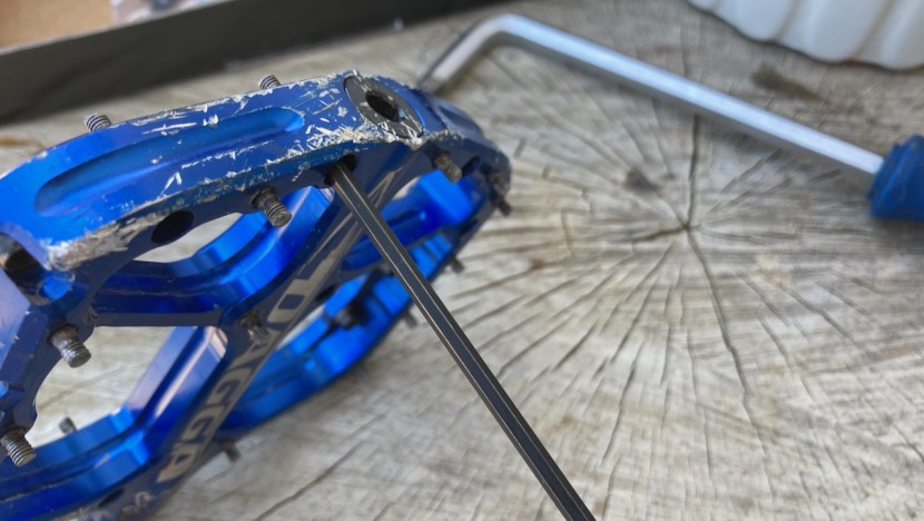 mountain bike flat pedals - we compared the types of pins used on each pedal and how their...