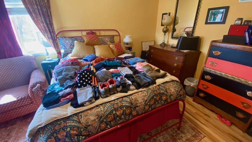 standard one-week packing list for a mix of urban and outdoor...