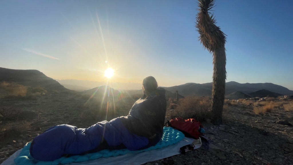 rab neutrino 400 for women - the rab neutrino will keep you cozy on all your summer backpacking...