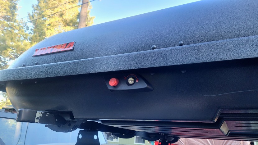 yakima rocketbox pro 14 - the rocketbox pro 14 doesn't have an indicator to show if it is...