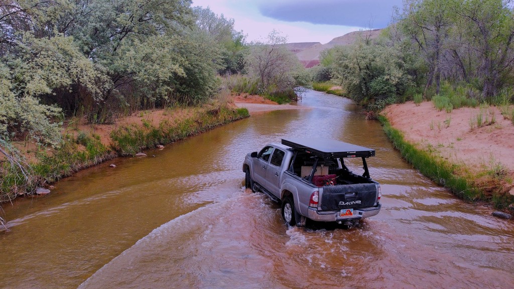 roofnest falcon 2 - the roofnest falcon 2 is only 6" thick but still offers the same...