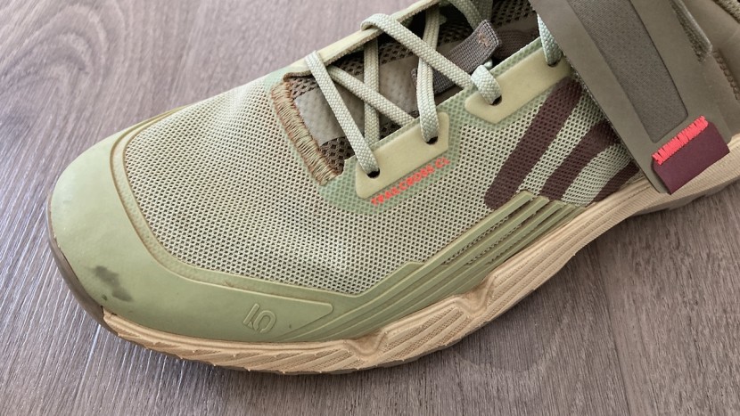 five ten trailcross clip-in women's - a layer of thick rubber surrounds the toebox and extends along to...