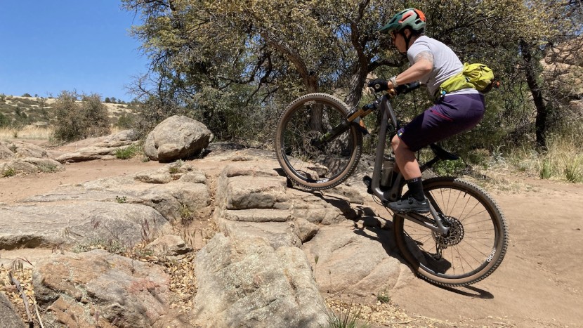 pearl izumi x-alp summit women's - we have good power transfer for step-ups.