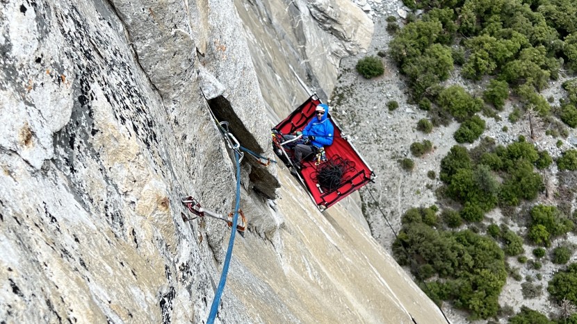 mammut ultimate vii so hooded - the mammut ultimate vii so softshell jacket lets you relax and know...