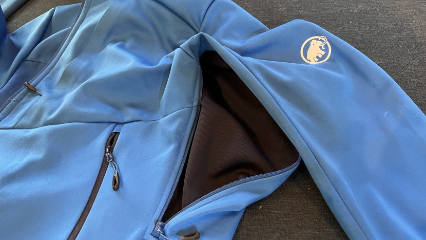 mammut ultimate vii so hooded - large pit zip openings were one of the features that really set this...