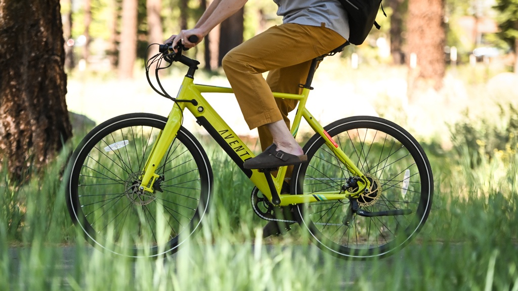 aventon soltera - the soltera is a sleek, relatively lightweight city-style model with...