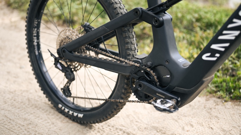 canyon spectral:on cf 8 - shimano's ep8 motor does the work on the spectral:on. it's angled...