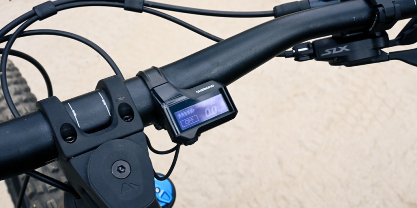 canyon spectral:on cf 8 - we've grown accustomed to the shimano steps display, and while it...