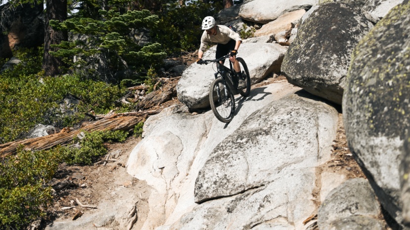canyon spectral:on cf 8 - while its geometry is more geared toward trail riding, we didn't...