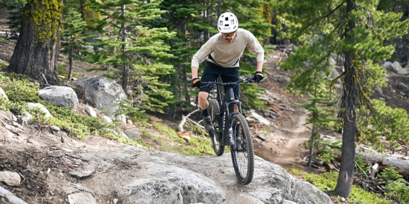 canyon spectral:on cf 8 - comfortable trail riding geometry and loads of power make the...