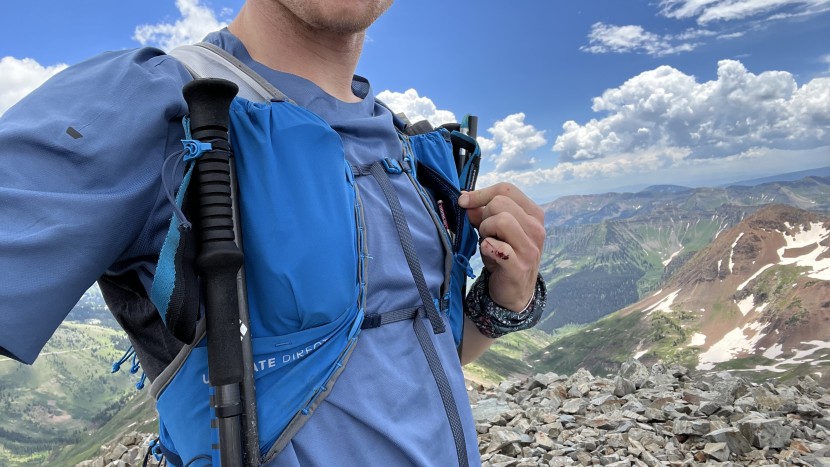 ultimate direction ultra vest 6.0 - this waterproof phone pocket is much appreciated, but considering it...