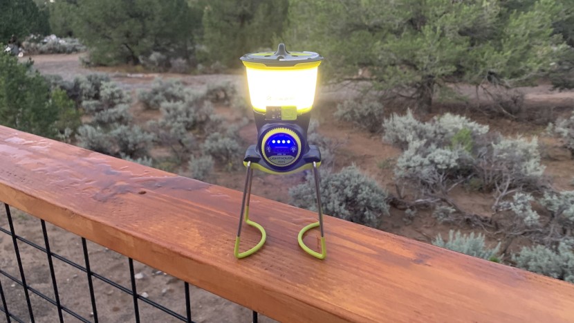 using both sides of the lamp on the goal zero lighthouse mini v2...