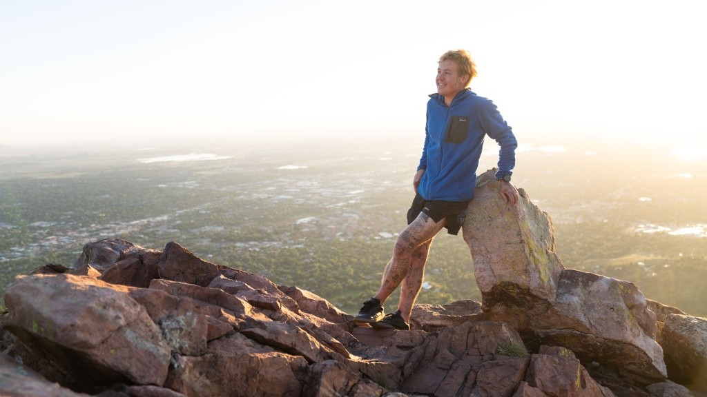 fleece jacket men - the r1 air hoody mixes breathability, warmth, and an athletic fit...