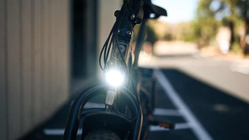we are fans of integrated bike lights on e-bikes, and the radexpand...