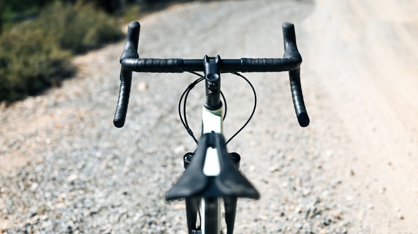 canyon grizl 7 suspension - the cockpit is nicely equipped. we wouldn't complain about a little...