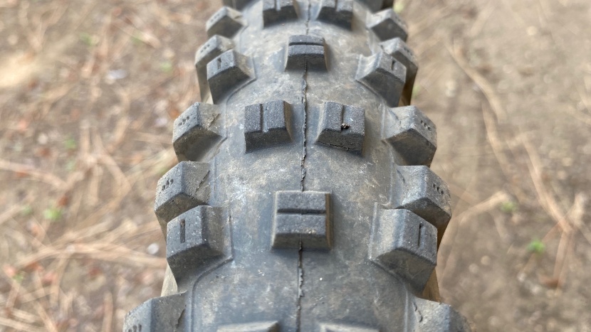 wtb vigilante 2.5 &amp; 2.6 - this tire has spent weeks on the front of our test bike and it's...