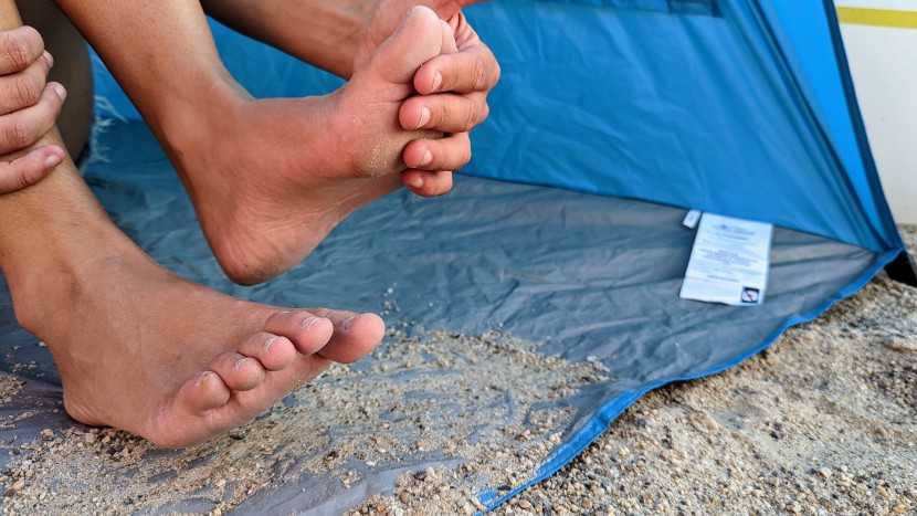 pacific breeze easy up - our feelings were split over the built-in floor. it's a nice feature...