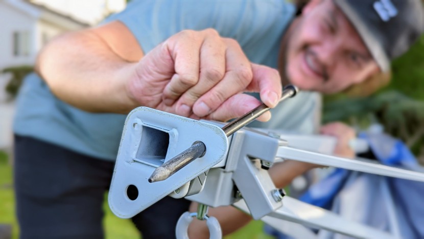 e-z up pyramid - four solid-steel stakes fit perfectly into the feet and do an...