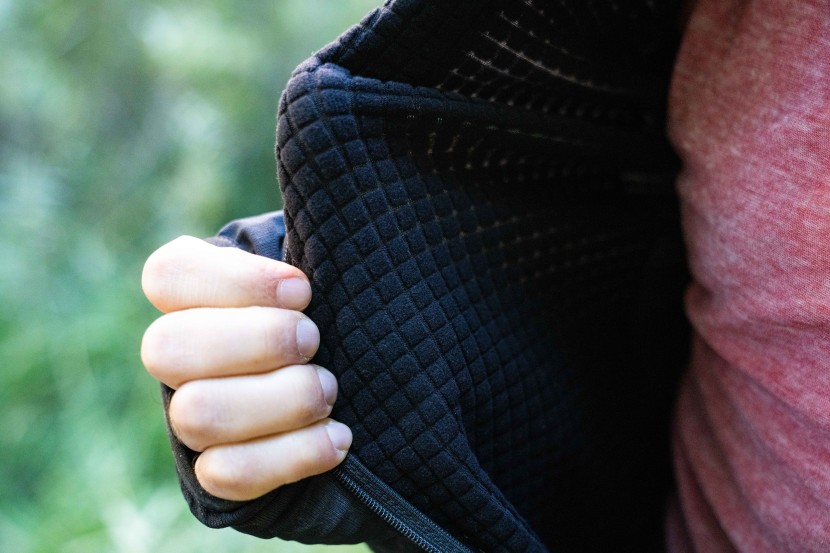 patagonia r1 hoody - the r1 has a classic grided pattern which feels comfortable against...