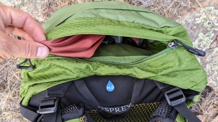 osprey atmos 65 ag - the atmos has two exterior pockets on the brain, which helps keep...