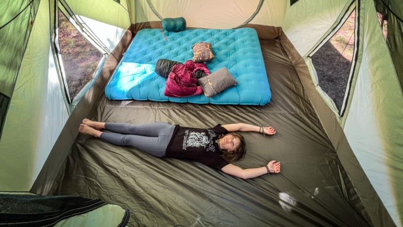 rei co-op wonderland 4 - so much room for a 4-person tent. feel free to bring the dogs, cats...