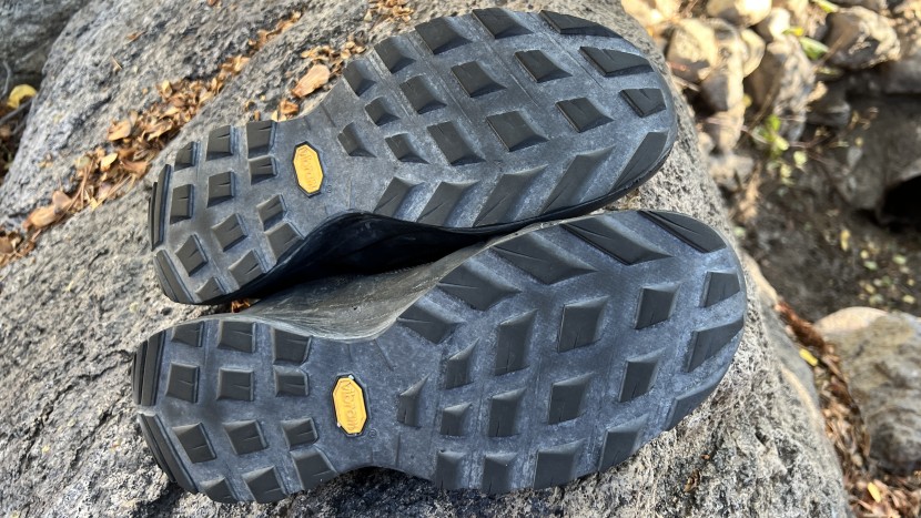 arc'teryx aerios fl 2 gtx - note the wide and shallow lug pattern on the aerios fl 2.