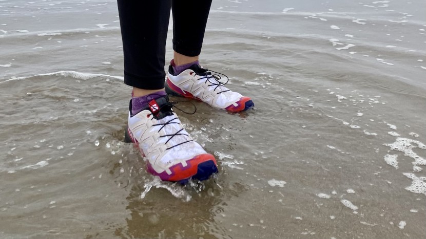 trail running shoes womens - the speedcross 6 is built to keep out everything you run through and...