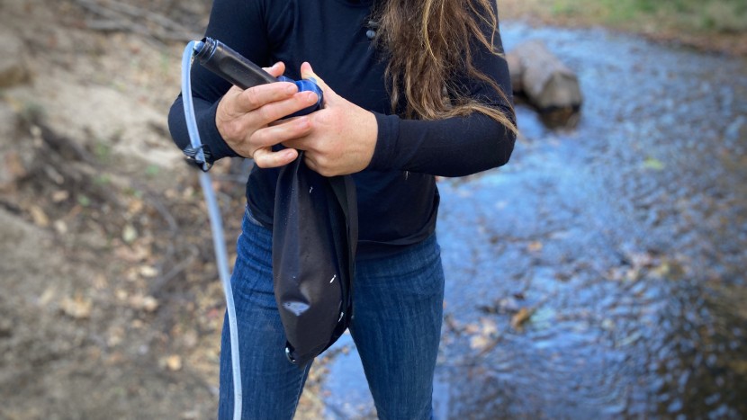 lifestraw peak gravity 3l - simply fill the bag with water and attach the filter and hose before...
