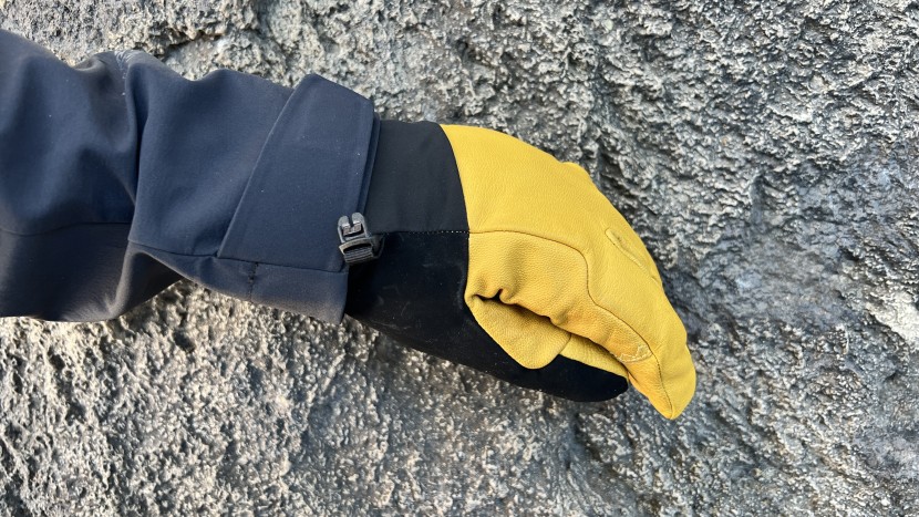 marmot rom infinium hoody - large cuff openings and velcro closures easily operated by gloves...