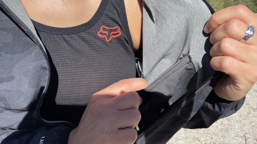 running jacket womens - we love the small, useful pocket inside the uninsulated vuori shell.