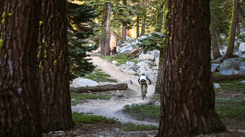 santa cruz heckler mx xo1 axs rsv - love long rides? so does the heckler. its 720 wh battery helps to...